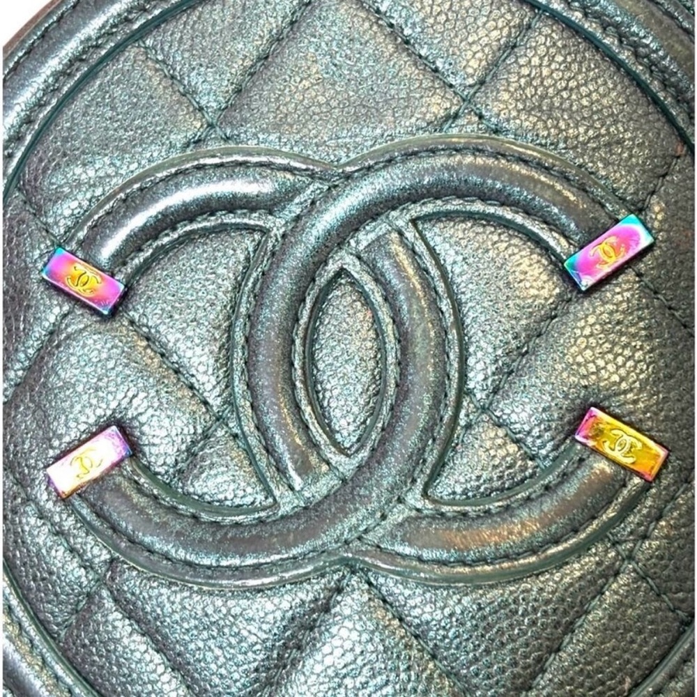 EUC CHANEL Round Filigree Caviar Quilted Leather Crossbody Bag - Picture 5 of 9